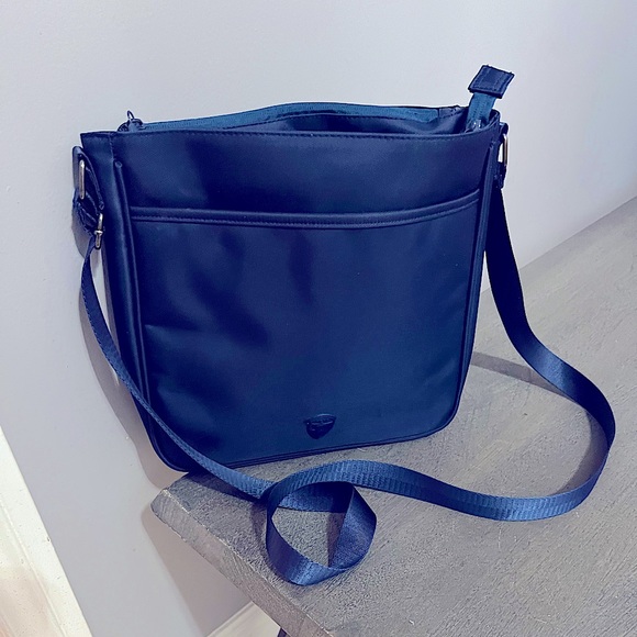 Heys cross body RIF protected purse - Picture 1 of 3